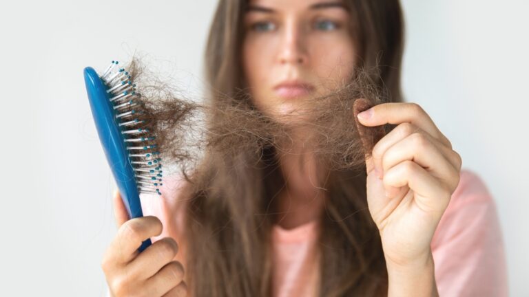 Haarausfall bei Frauen – Bluttest zur Ursachenabklärung